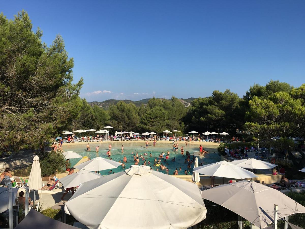 Studio Sur Le Domaine Du Golf De Pont Royal Mallemort Εξωτερικό φωτογραφία